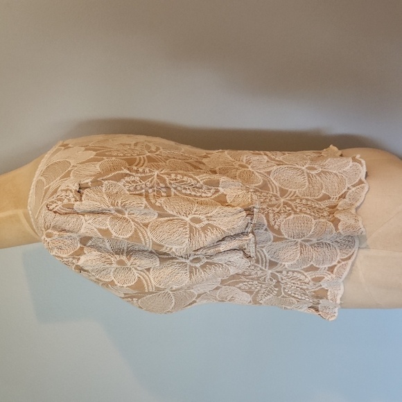 Solitaire Beige Floral Lace Blouse - Picture 2 of 7